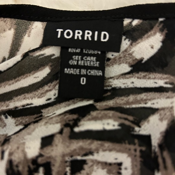 Torrid Abstract Animal Print Top - Picture 6 of 8